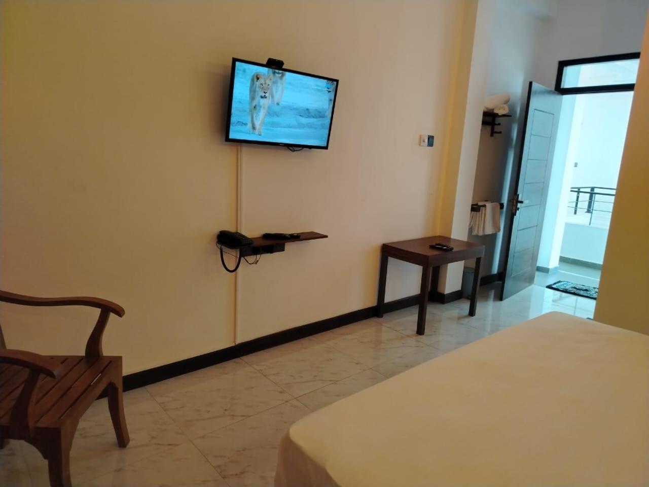 Diora Hotel Ratnapura Extérieur photo