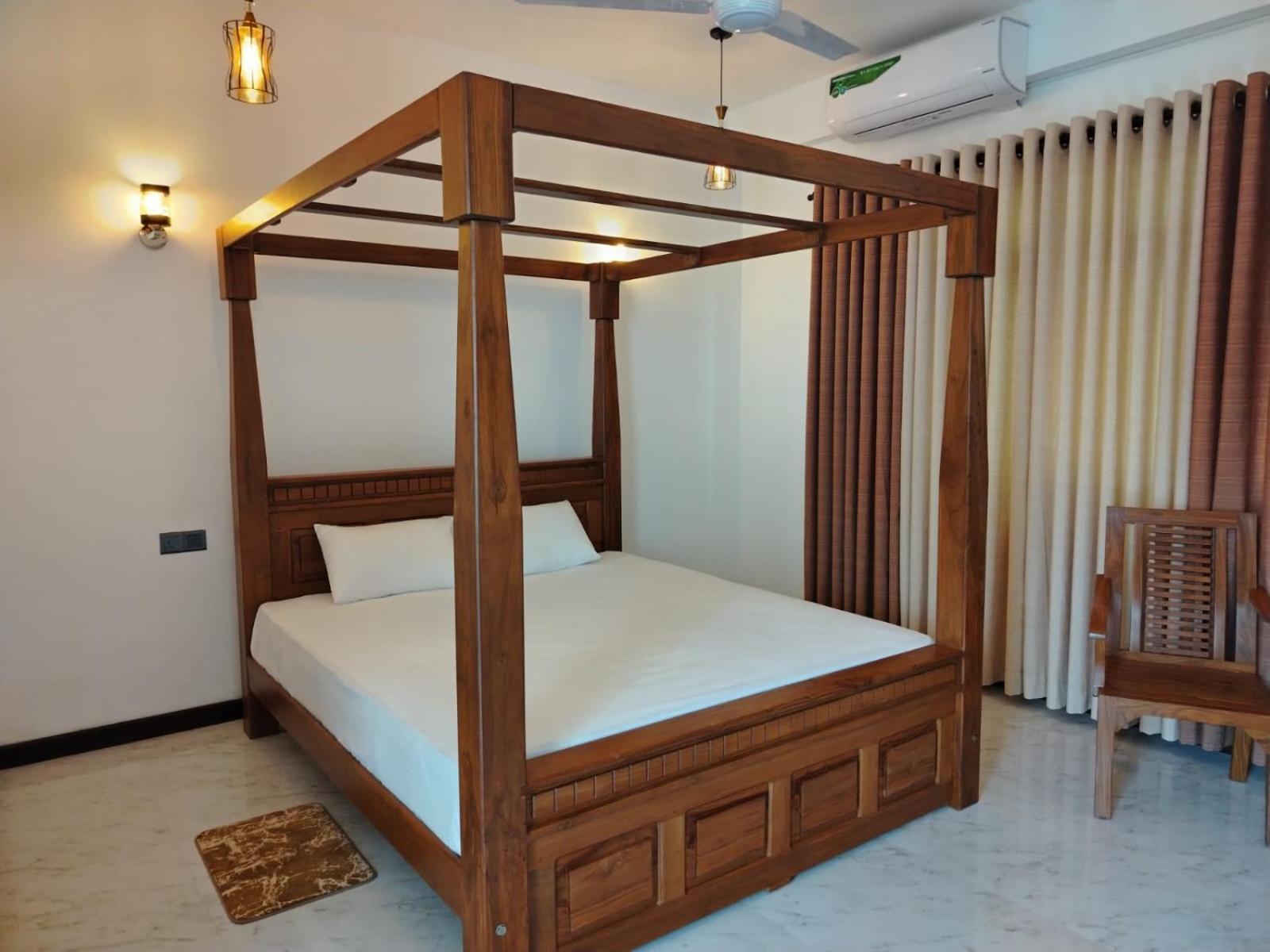 Diora Hotel Ratnapura Extérieur photo